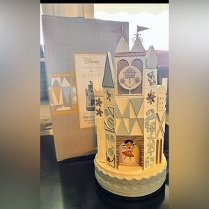 Scentsy Disney Castle Warmer / Disney Castle It's a Small World Warmer